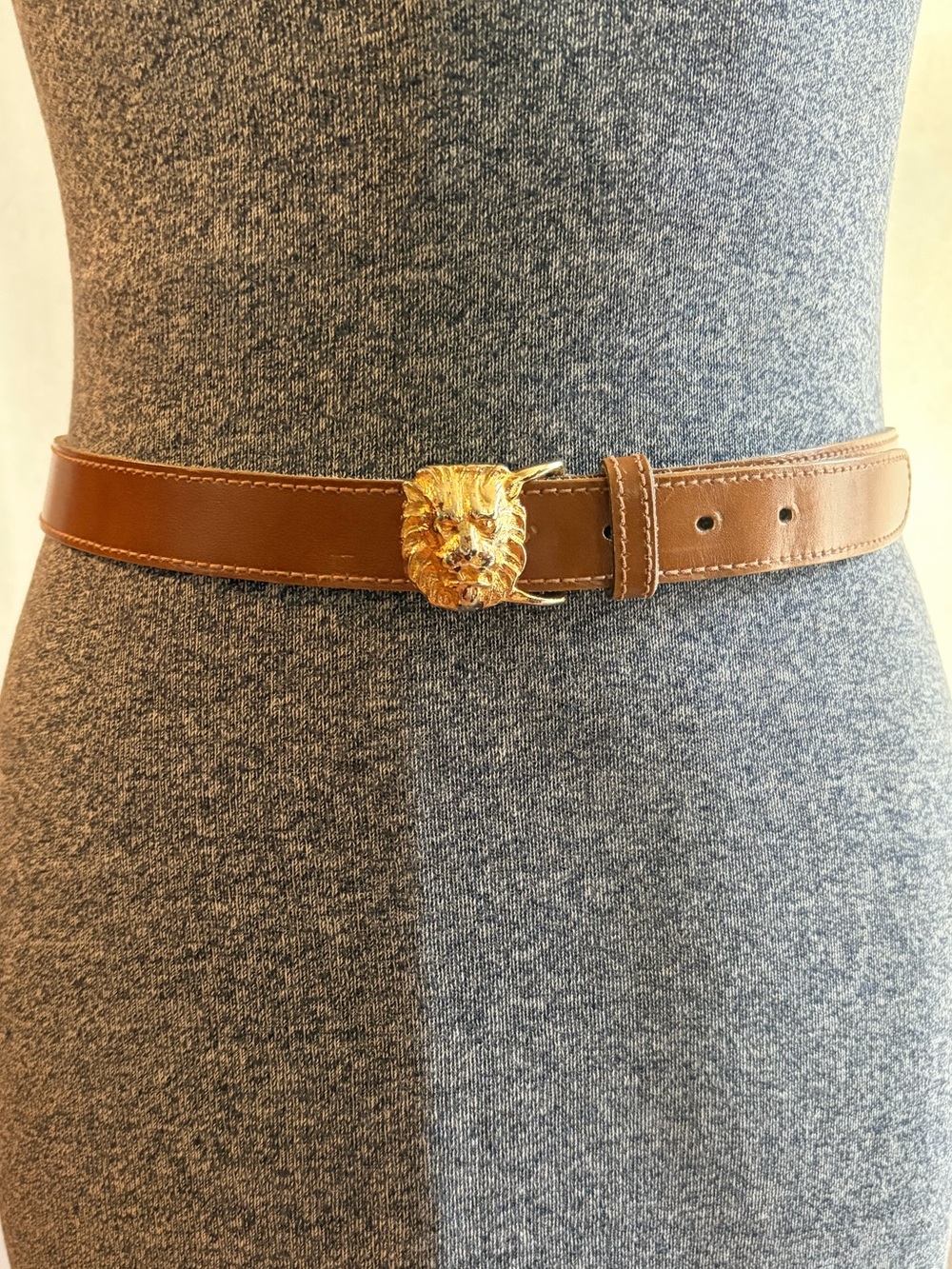 VTG Anne Klein for Calderon lion head gold-tone buckle tan leather belt